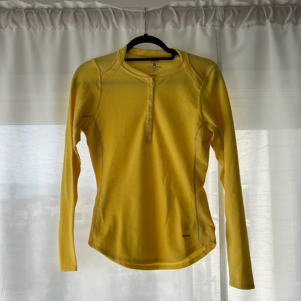 Patagonia retro long sleeve base layer small